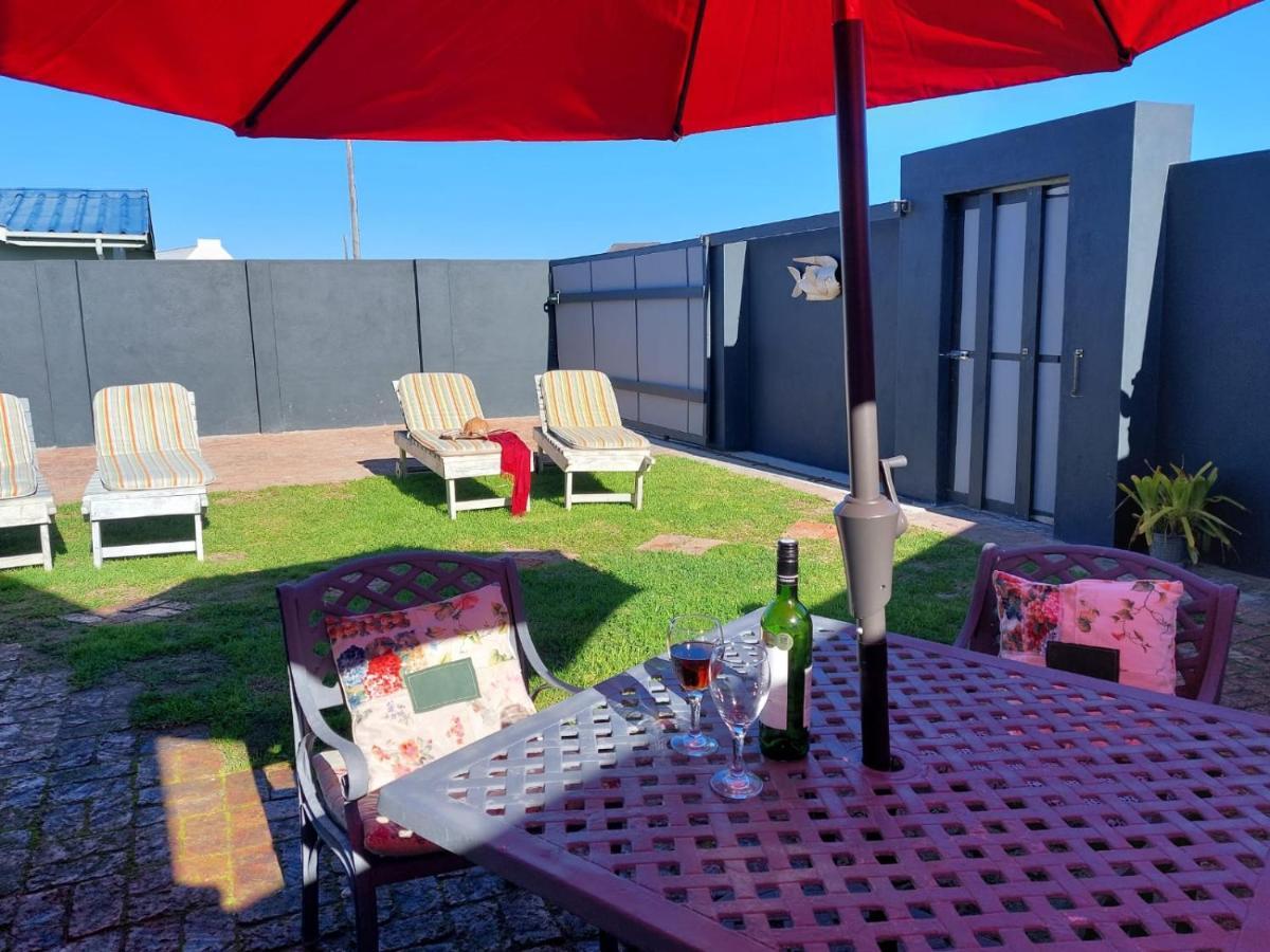 Starfish Accommodation Struisbaai Exterior photo
